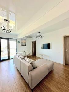 Ilaria-Endless Summer Mamaia Nord Apartaments