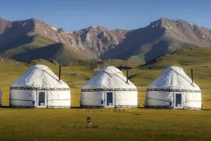 Son-Kul lake yurt camp - Kyzart