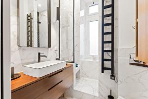 Nice Renting - DABRAY - Chic & Spacious Apartment in the Heart of Nice - Prime Location Near Attractions