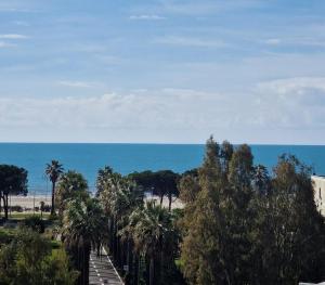 Royal Seaview Apartment