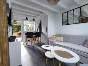 Maison VUE MER 50m PLAGE de TRESTEL GR34 entre Perros Guirec côte de granit rose et lîle de Bréhat