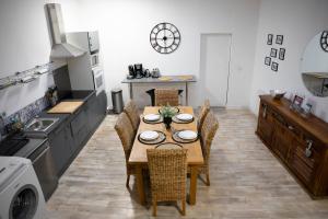 Appartements Loft chaleureux en face du Beffroi - centre-ville : photos des chambres