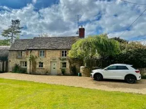 Luxury Cottage Dog friendly with Hot Tub - Hannington