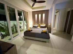 Palm Oasis - Luxury, 2 Bedroom, private pool villa near the beach - PO 170