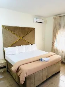 OD-V!CK'S LUXE, WUSE DISTRICT, Swimming Pool, Gym, WiFi, 24hr power, security, Dstv - Ankuru