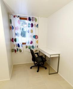 Two room 54m2 apt, WiFi, free parking, terrace, near central park