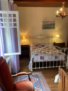 Maisons de vacances maison de campagne avec grand lac et park arbore : photos des chambres