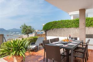 SES ONES with sea views