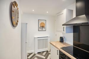 Cosy Coastal Apartment 1