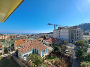 Appartements Grand T2 proche centre ville, vue mer et montagne : photos des chambres