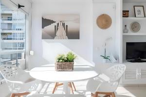 Precioso apartamento reformado con vistas directas al mar