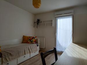 Studio avec grande terrasse gare Sud