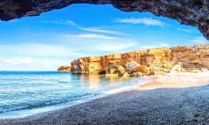 Azure Horizon Villa Heated Pool Beach at 550 m