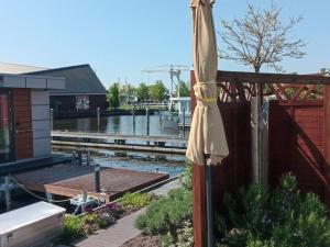 Holiday apartment boathouse