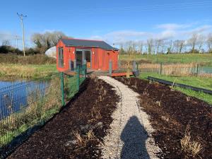 Red Sheds Cabin