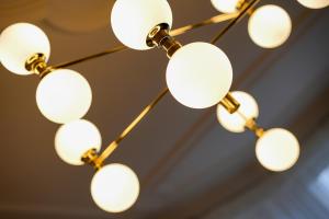 NEU - 4 Zimmer, 4 Betten, 5 Min zum HBF, Terrasse, 160qm