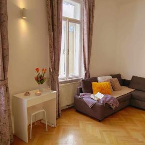 Central and round 3 minutes to city shopping center and Schönbrunn Palace