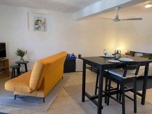 Seafront Studio Apartment "Villa Laura"