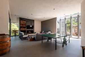 Casa con amplia terraza y jacuzzi en Avándaro