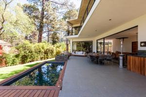 Casa con amplia terraza y jacuzzi en Avándaro - 4hvězdičkové hotely ve městě Valle de Bravo