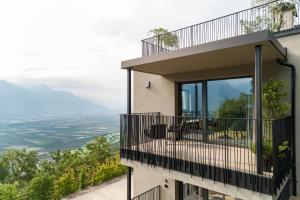 Suite with Mountain View