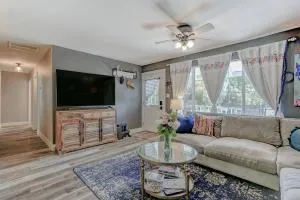 Cheerful 1-Bedroom Lake Cottage - Lakehead