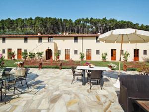 Estate in Monte Serra with Panoramic Views