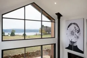 Koze Haus - Blissful Barn by the River - Deviot