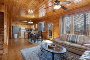 Smoky Mountain Lodge cabin