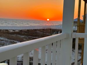 Dolphin View Duplex Side A - Beachfront Heated Pool -Gulf Shores Alabama - Near The Hangout