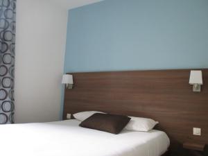 Hotels Hotel Montchapet Dijon Centre : Chambre Triple Confort