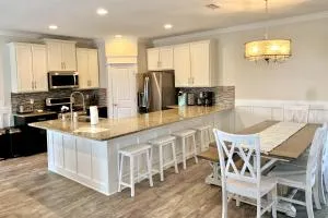 Beach side, ocean views & walk to Casa Marina - 大西洋滩