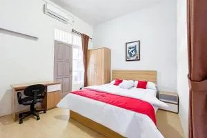 RedDoorz Syariah @ Jl. Candi Kalasan - Blimbing