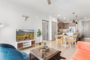 Cozysuites PHX RORO Gym Pool Pets Parking #14