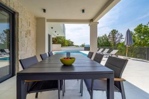 Pool Villa Greta Krk - Happy Rentals 