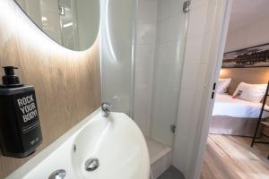 Hotels ibis Avignon Centre Pont De L'Europe : photos des chambres