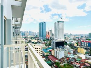 Cozy Two Bedroom Family Suites at Coast Residences near PICC, WTC & MOA