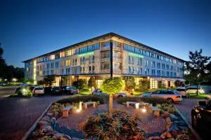 吕根岛公园酒店 - 施特拉尔松德