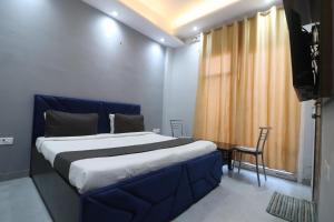 Twamev couple Friendly Rajouri garden by The Arrow