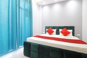 Twamev couple Friendly Rajouri garden by The Arrow