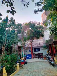 Seror Guest House