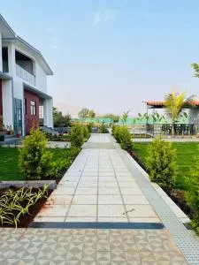 THS Om Sai Family Retreat - Khamshet