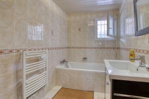 Maisons de vacances Entre Pins et Soleil - Maison avec piscine privee : photos des chambres