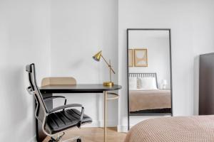 FiDi 2br w wd doorman elevator roof NYC-772