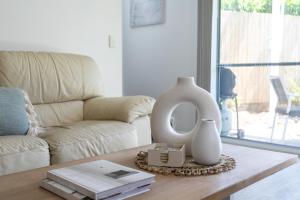 Noosa Sunseeker-walk to cafes & river, pet friendly