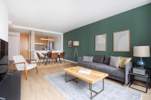 FiDi 1br w gym doorman nr Wall st NYC-418