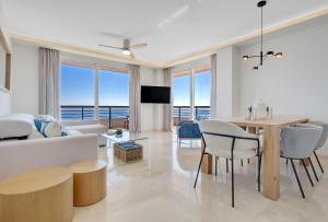 SANTA CLARA Modern & Exclusive Seafront Apartment