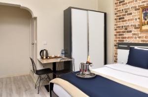 Standard Double Room room in İstanbul Hotel & Suites