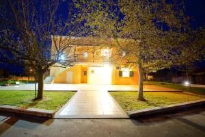 House of Roses - Perivólion