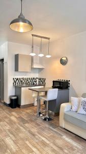 Monroes studio at the heart of Cannes and beaches